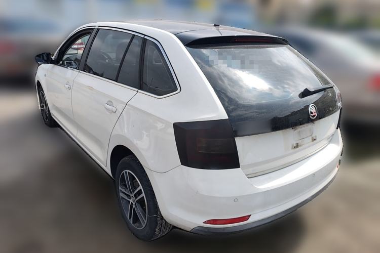 Used Skoda Rapid Spaceback 2014 1.6L Automatic Enjoyment Edition
