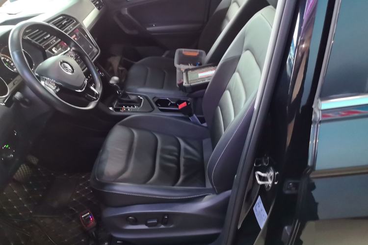 Used Volkswagen Tiguan L 2020 330TSI Automatic Two-Wheel Drive Panoramic Comfort Edition China VI Standard Left Front Seat