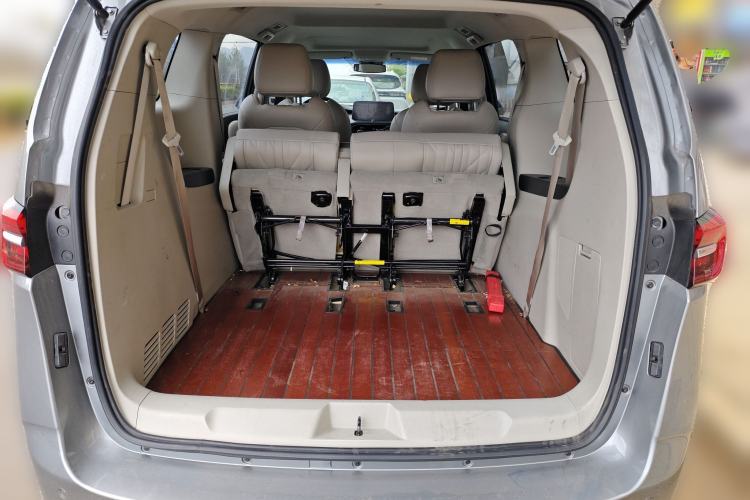 Used Buick GL8 2023 Land Executive Class Smart Enjoyment Model
