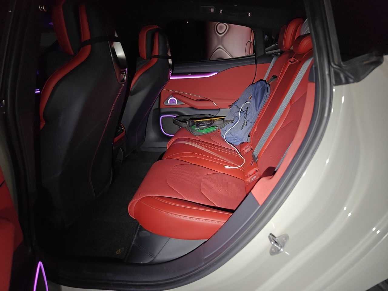 Xiaomi Auto SU7 2024 Four-Wheel Drive Ultra-Long Range Advanced Intelligent Driving Max Edition — снимка 17