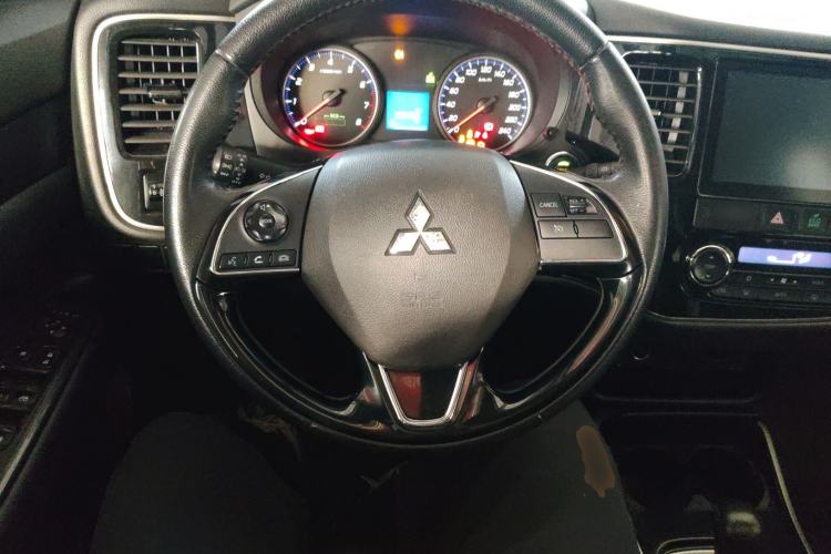 Used Mitsubishi Outlander 2018 2.0L Two-Wheel Drive Glory Edition 5 Seats