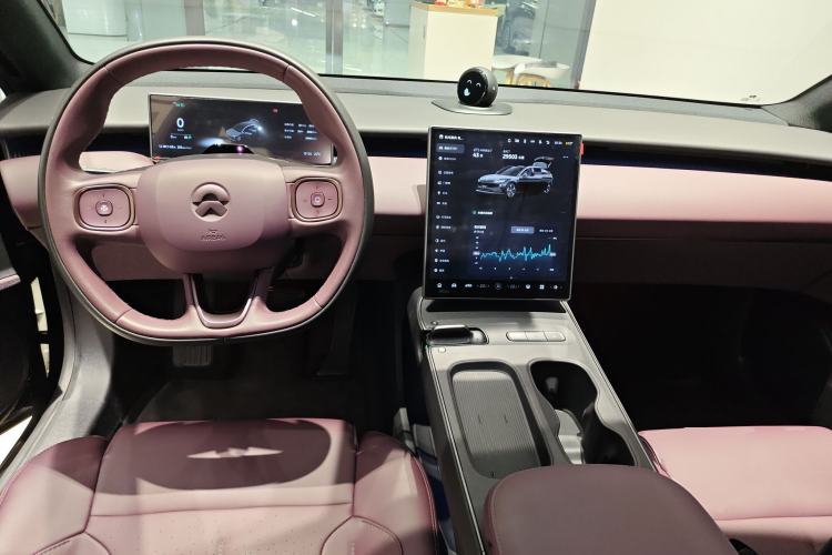 Used Nio ET5T 2024 75kWh Touring Center Console