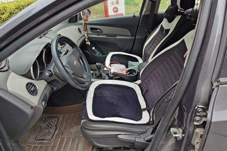 Used Chevrolet Cruze 2013 1.6L SE MT Left Front Seat