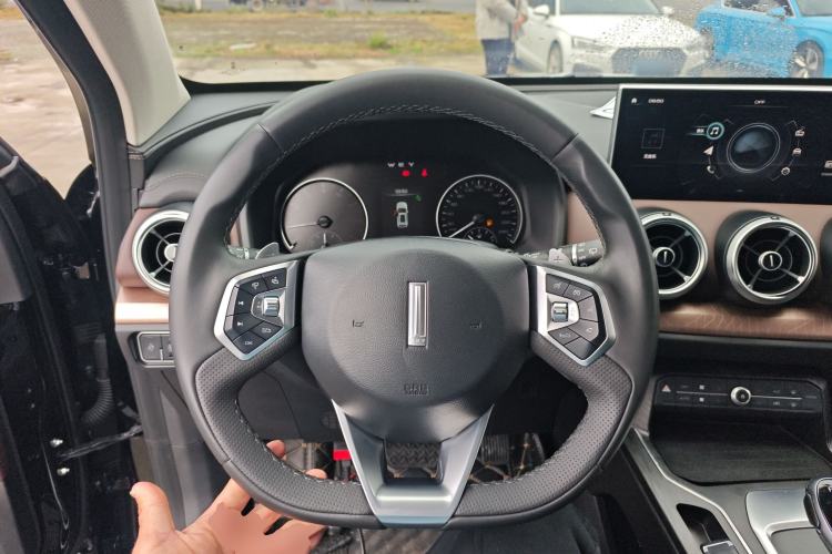 Used Wey VV5 2021 1.5T Two-Wheel Drive Color Pioneer
