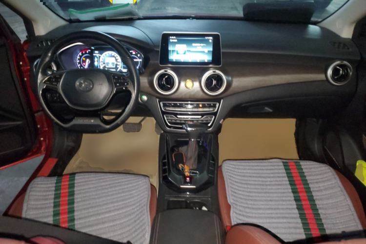 Used BAIC Senova D50 2018 1.5L CVT Prestige Intelligent Drive Edition Center Console