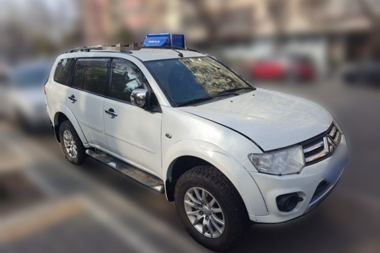 Used Mitsubishi Pajero Sport 2013 3.0L Automatic 4x4 Executive Edition Front Right 45 Deg