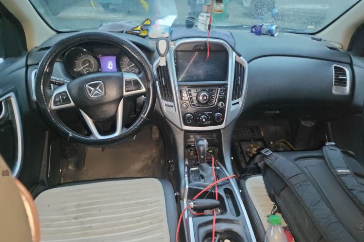 Used JMC Yusheng S350 2013 2.4T Automatic 2WD Diesel Luxury 7-Seater Center Console