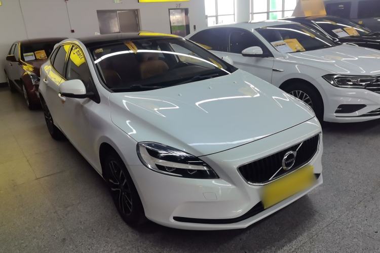 Used Volvo V40 2017 T3 Zhiyi Edition
