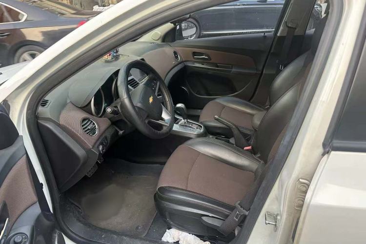 Used Chevrolet Cruze 2013 Hatchback 1.6L Automatic Luxury Model
