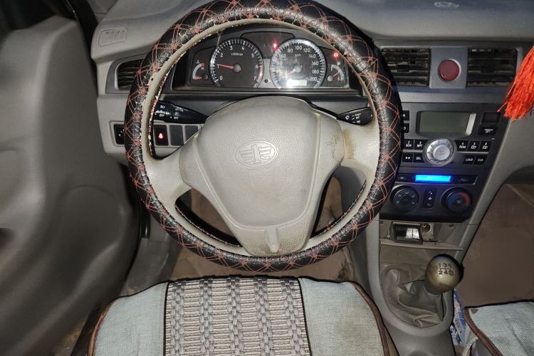 Used FAW Xiali N5 2013 1.3L Manual Luxury Airbag Version
