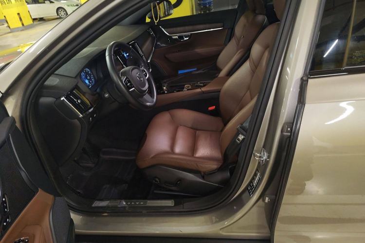 Used Volvo V90 2021 Cross Country B5 AWD Smart Range Edition