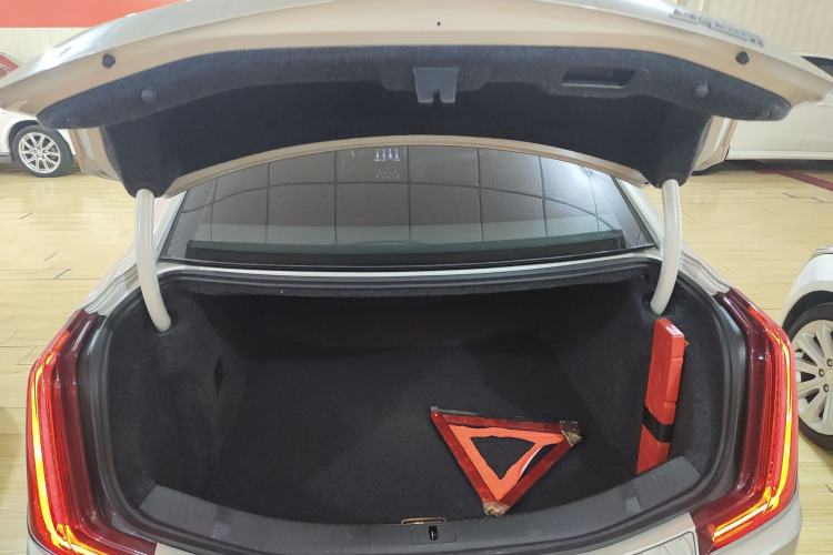 Used Cadillac XTS 2018 28T Luxury Edition Trunk