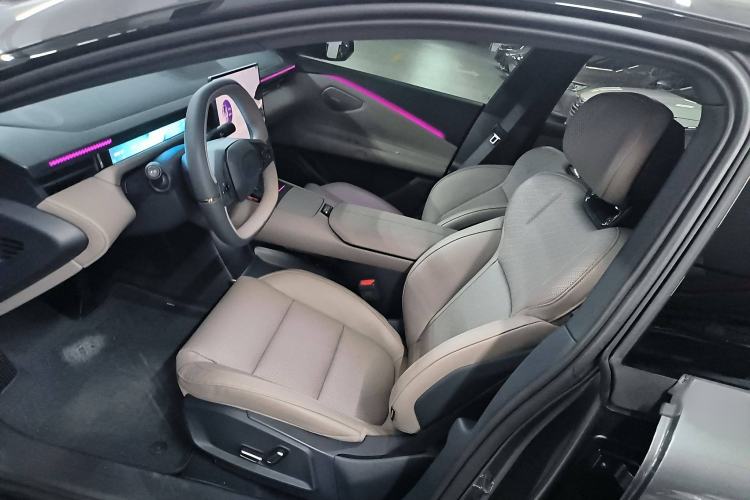 Used Lynk & Co Z10 2025 71 kWh 602 km Range Rear-Wheel Drive Pro
