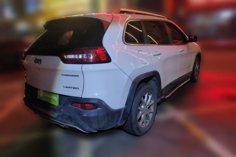 Used Jeep Cherokee 2017 2.0L Superior Edition