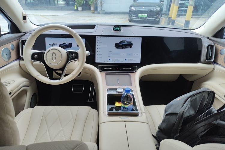 Used Hima AITO M9 2024 Range-Extended Ultra Version 42 kWh 6-Seater Model Center Console