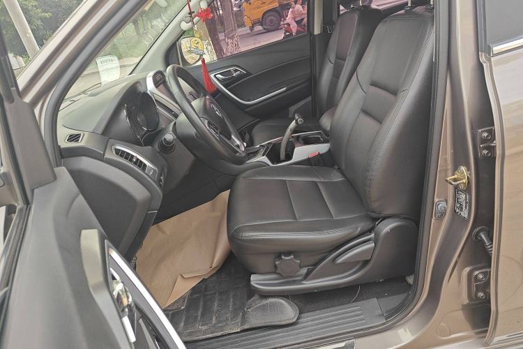 Used JMC Yusheng S350 2013 2.4T Automatic 2WD Diesel Luxury Edition 5 Seats