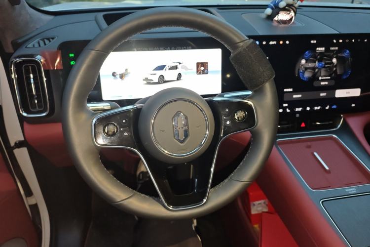 Used Hima AITO M8 2025 Extended-Range Max+ Version 53.4 kWh 6-Seater Edition Steering Wheel