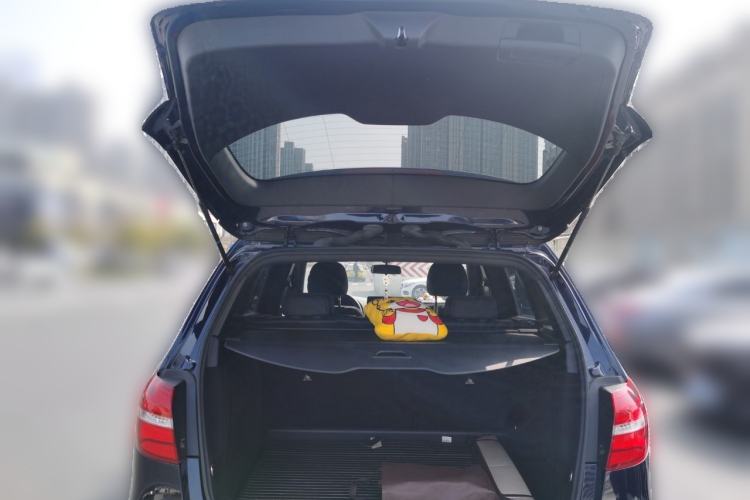 Used Mercedes-Benz B-Class 2017 B 200 Fashion Model Trunk