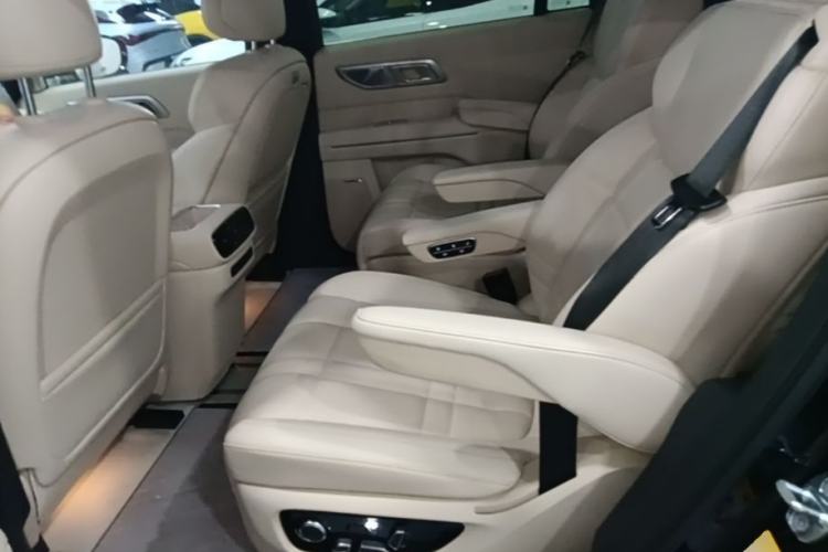 Used Deepal S09 2025 Four-Wheel Drive Ultra+ Custom Edition
