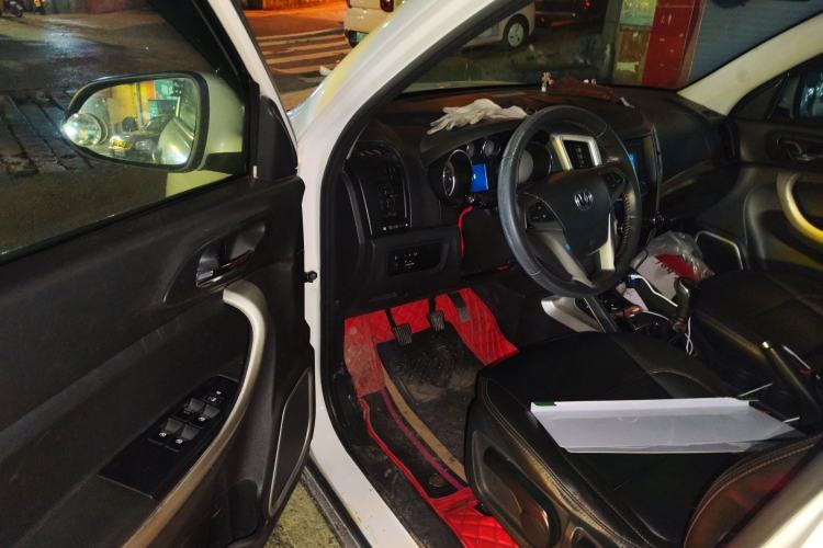 Used CHANGAN CS35 2014 1.6L Manual Luxury Model China IV Standard