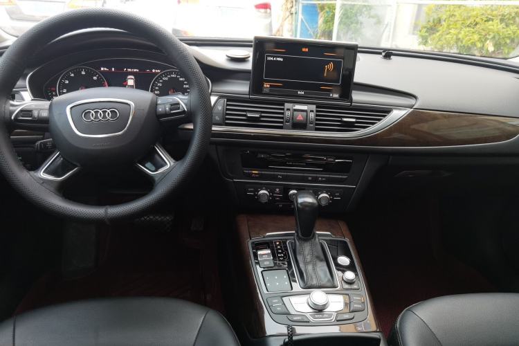 Used Audi A6L 2018 30th Anniversary Edition TFSI Trendy Model Center Console