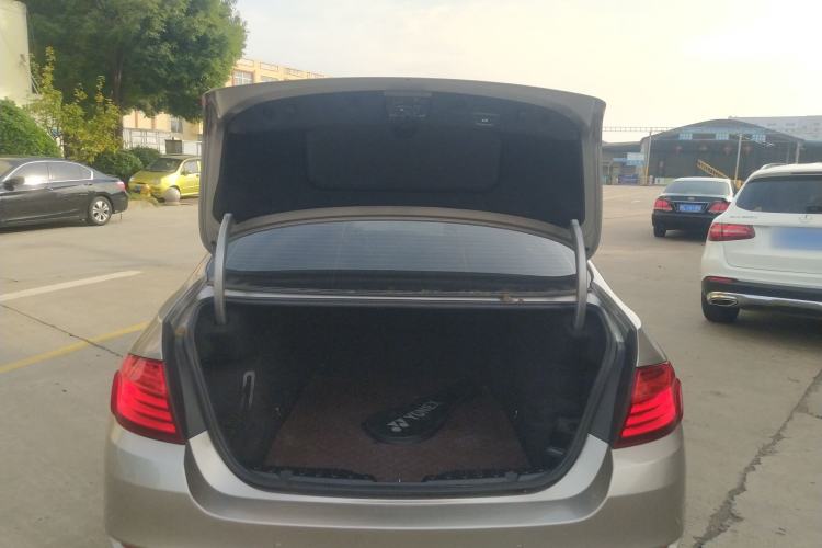 Used BMW 5 Series 2017 525Li Leading Model
