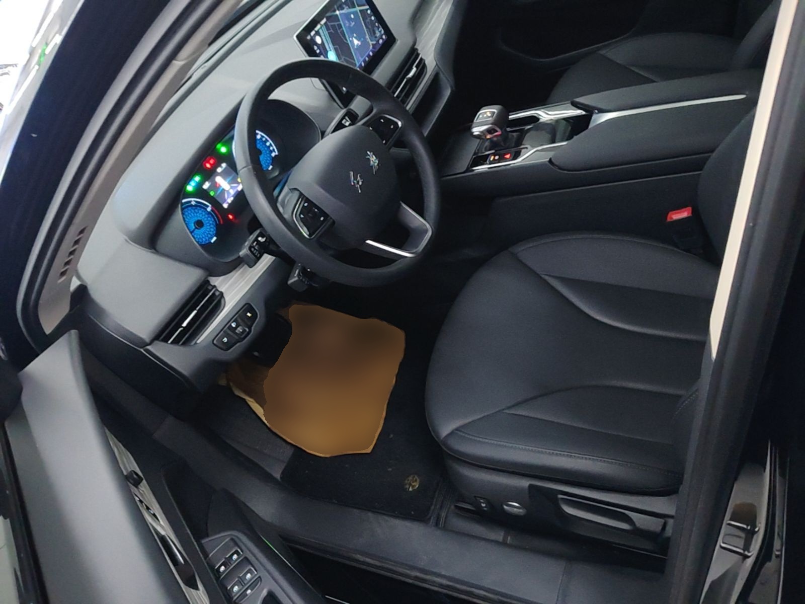 Hongqi E-QM5 2024 610 km PLUS — снимка 17