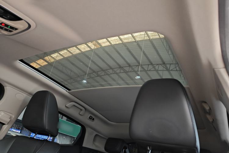 Used Wey VV5 2020 1.5T Two-Wheel Drive Color Pioneer Headliner