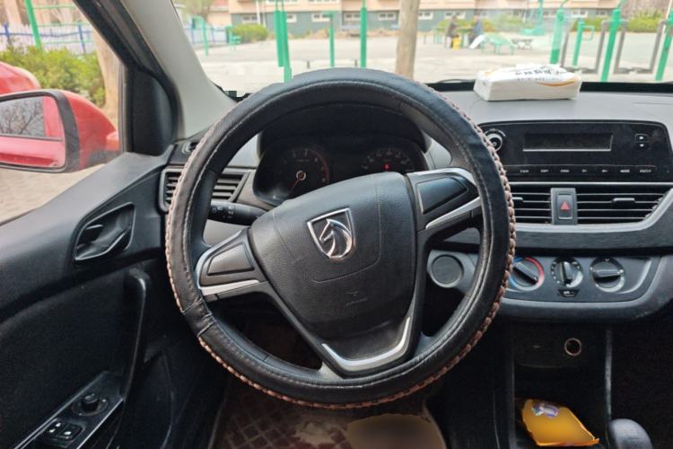 Used Baojun 310 2016 1.2L manual Comfort trim level