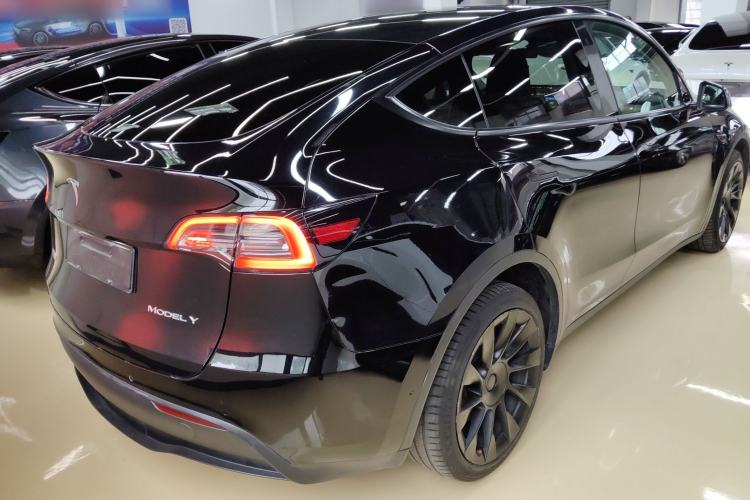 Used Tesla Model Y 2022 Long-Range All-Wheel-Drive Version