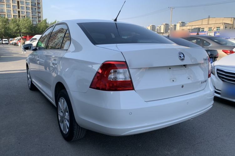 Used Skoda Rapid 2015 1.6L Automatic Smart Selection Model
