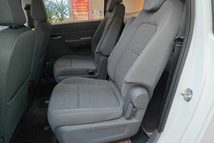 Used Wuling Hongguang New Energy 2025 Extended-Range Hybrid 50KM Comfort Version Left Rear Seat