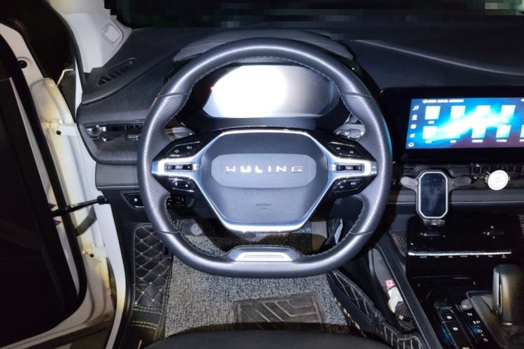 Used Wuling Victory 2022 Revised Version 280T 1.5T CVT Flagship Edition Steering Wheel