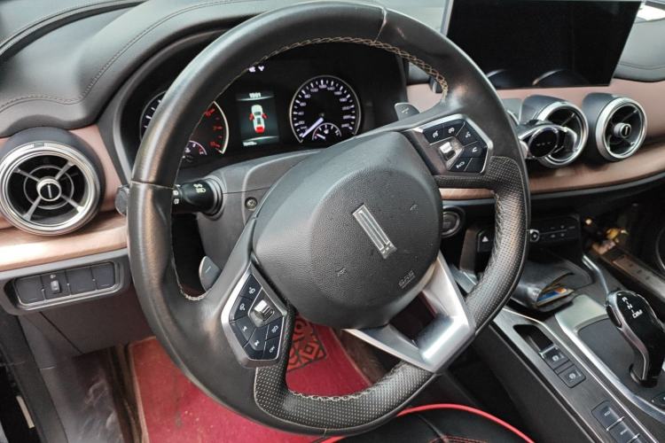 Used Wey VV5 2020 1.5T Two-Wheel Drive Color Pioneer
