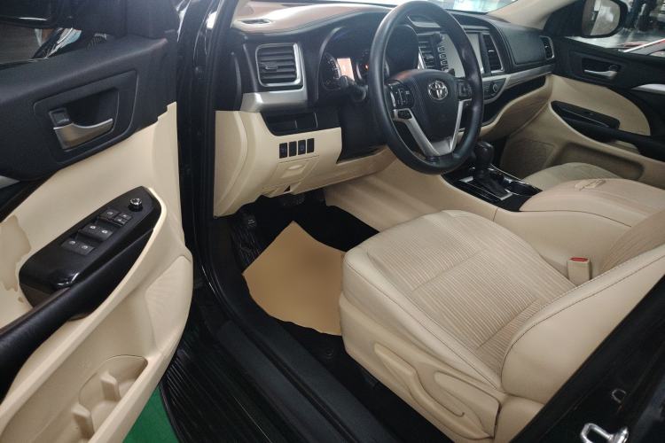 Used Toyota Highlander 2018 2.0T Four-Wheel Drive Elite Edition 7 Seats China VI Standard Driver Seat