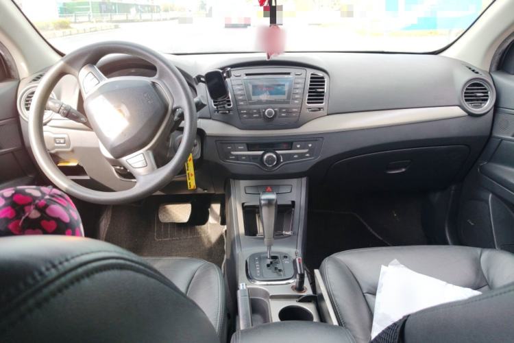 Used Roewe 350 2010 350C 1.5L Automatic Xunyi Edition Center Console