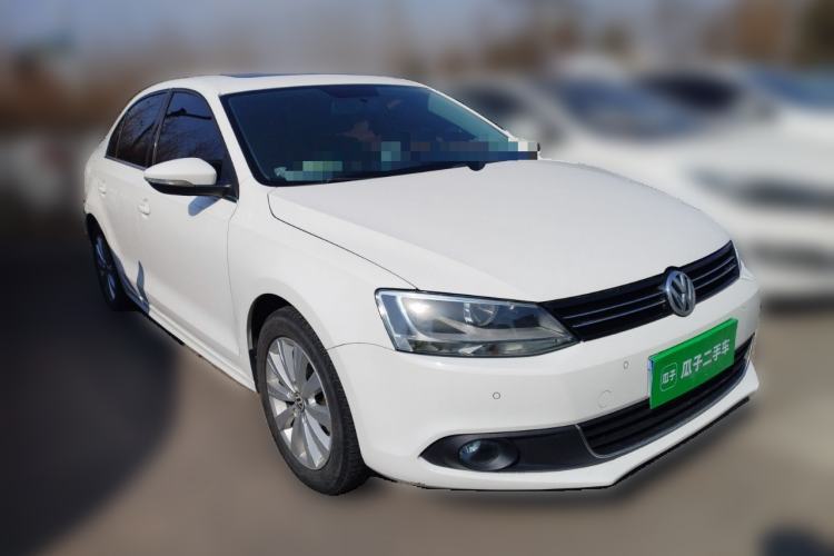 Used Volkswagen Sagitar 2014 Revised Version 1.4TSI Automatic Luxury Edition Front Right 45 Deg