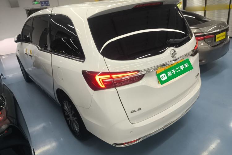 Used Buick GL8 2023 Facelifted Land Cruiser Executive Luxury Version