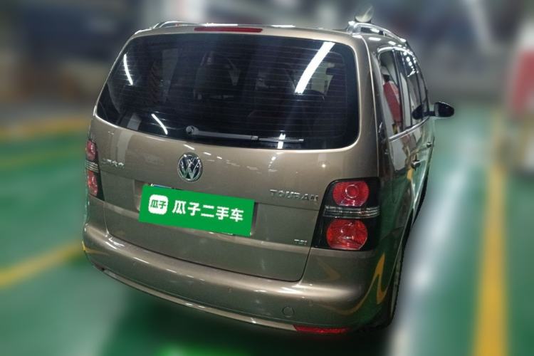 Used Volkswagen Touran 2015 1.4T DSG Comfort Edition 5 Seats Rear Right 45 Deg