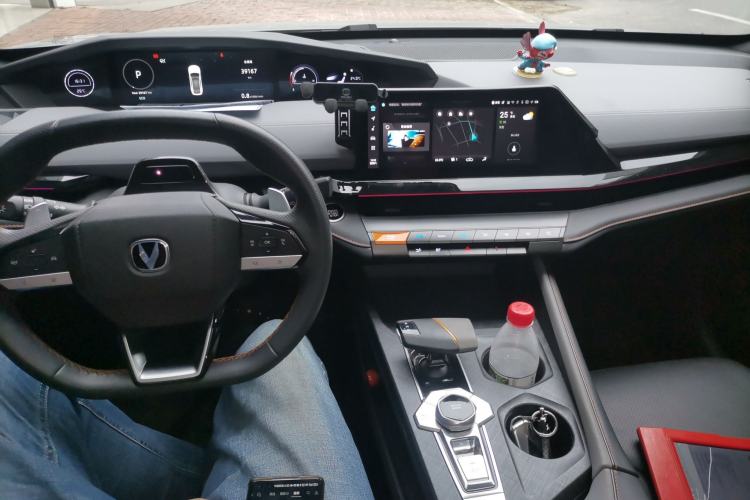 Used CHANGAN UNI-V 2022 1.5T Prestige Version
