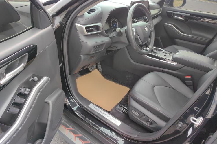 Used Toyota Highlander 2022 Dual-Engine 2.5L Four-Wheel Drive Prestige Version 7 Seats Driver Seat