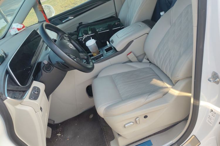 Used Buick GL8 2022 ES Landtrek 653T Comfort Edition