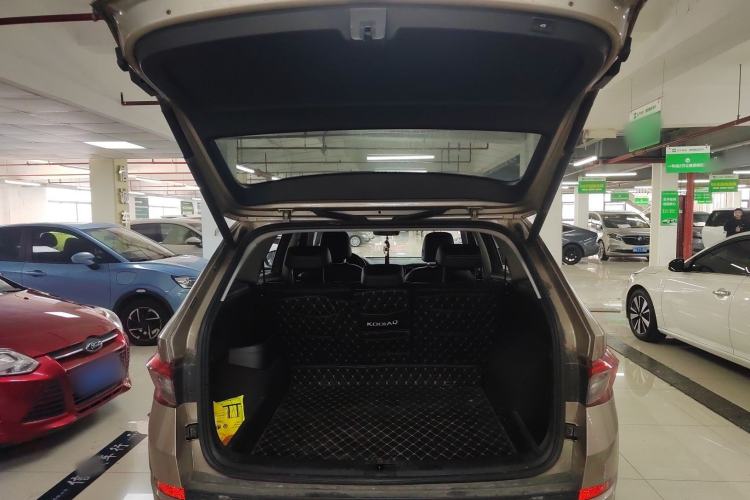 Used Skoda Kodiaq 2018 Facelifted TSI330 5-Seater Two-Wheel-Drive Luxury Enjoyment Edition