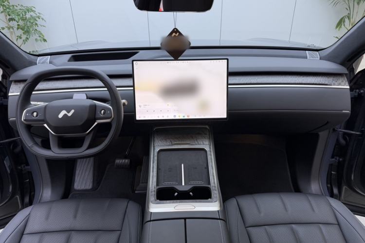 Used ONVO Luxeed L90 2025 Model—Max Six-Seater Version
