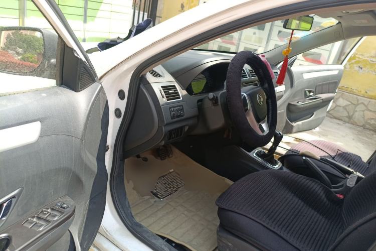 Used FORTHING Joyear S50 2014 1.5L Manual Luxury Model