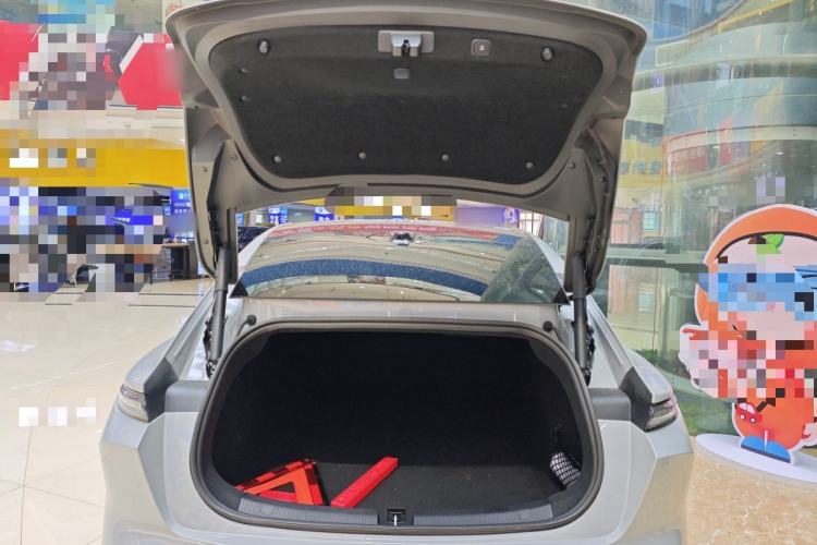 Used Nio ET5 2024 75 kWh Trunk