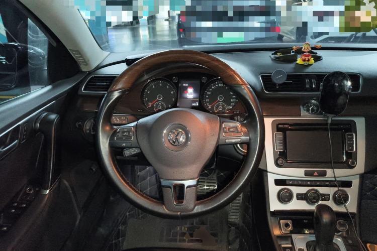 Used Volkswagen Magotan 2015 2.0 TSI Prestige Model
