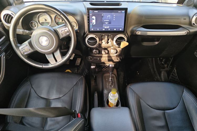 Used Jeep Wrangler 2014 2.8TD Sahara Four-Door Edition
