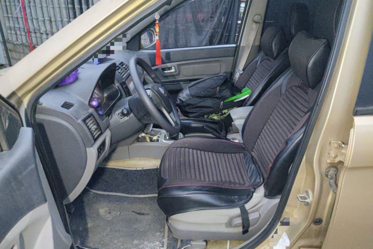 Used BAIC Weiwang M20 2014 1.5L practical type BJ415A Left Front Seat