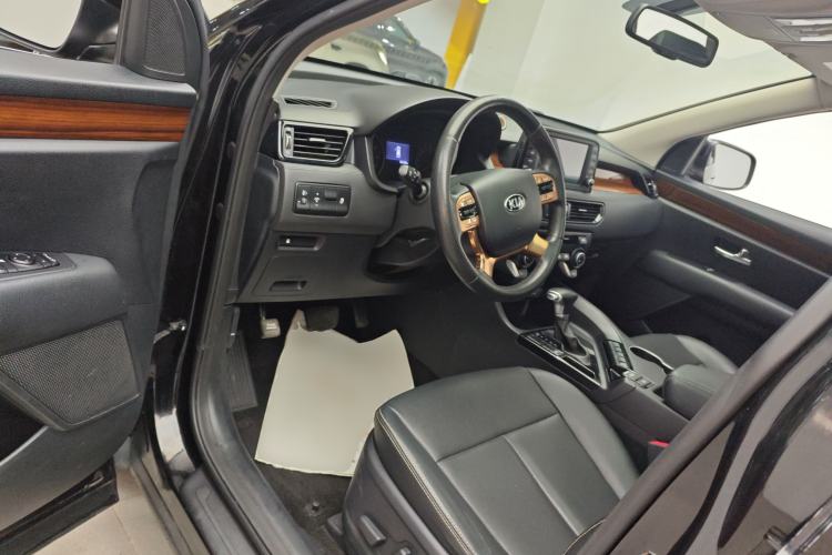 Used Kia KX7 2017 2.0L Automatic 2WD GLS 5-Seater